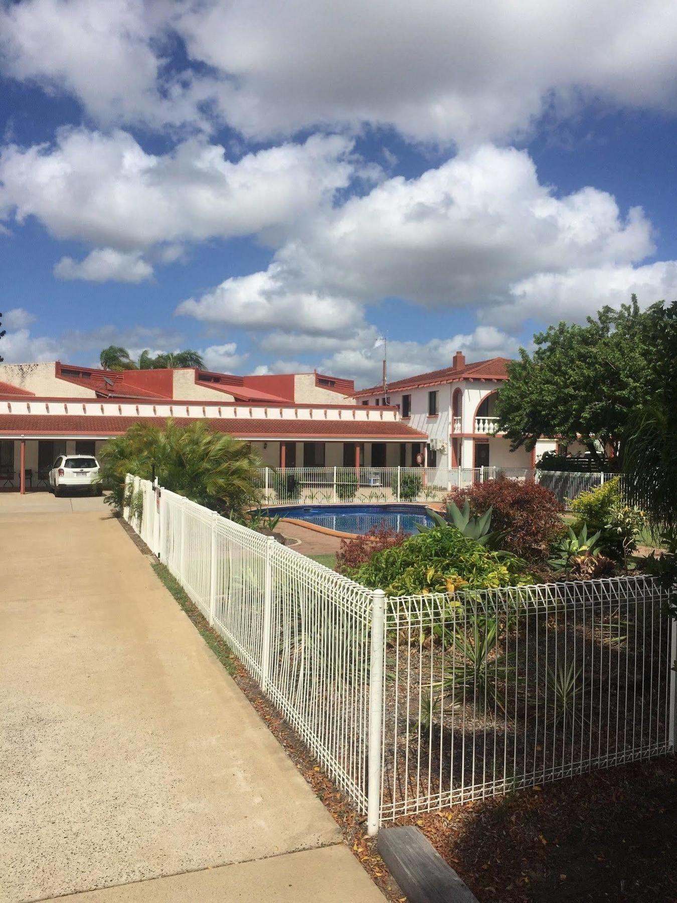 Bundaberg Spanish Motor Inn Ngoại thất bức ảnh
