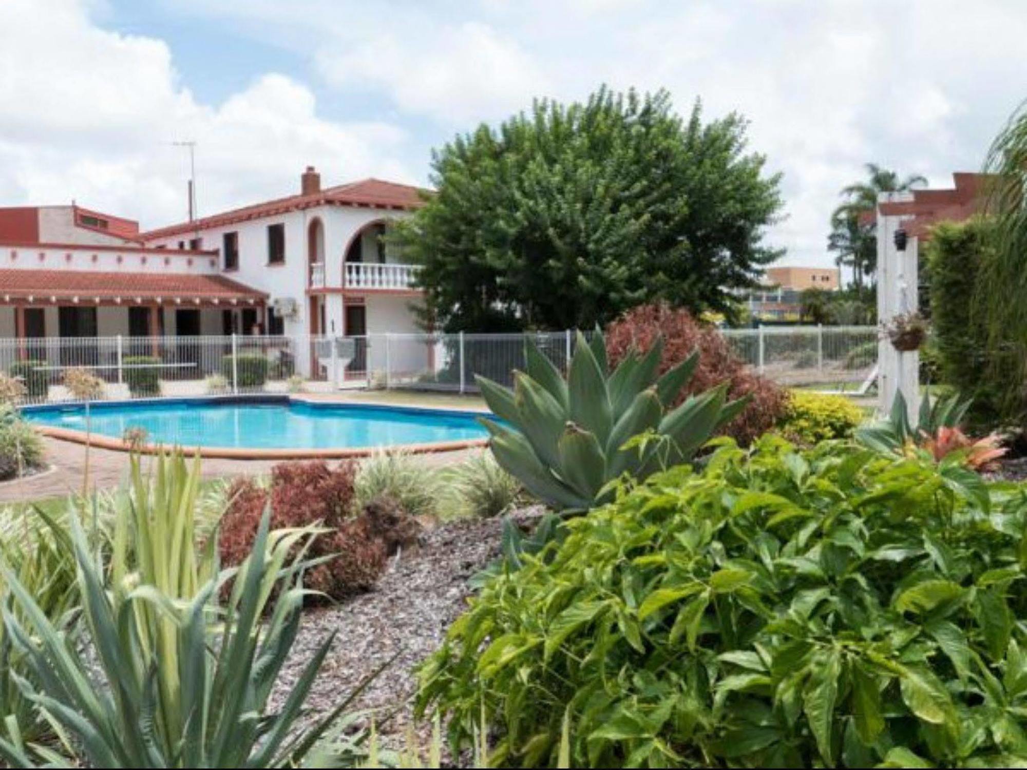Bundaberg Spanish Motor Inn Ngoại thất bức ảnh